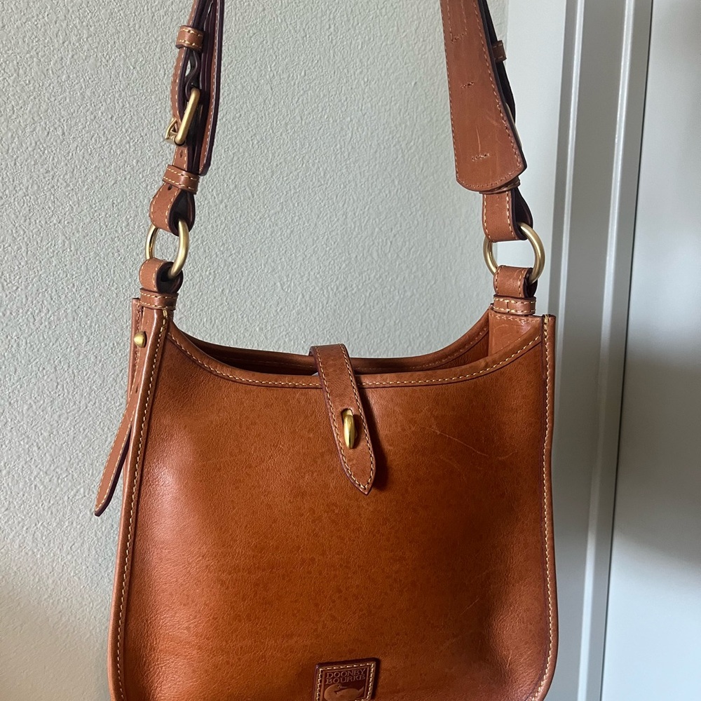 Rare Dooney & Bourke Florentine Messenger
